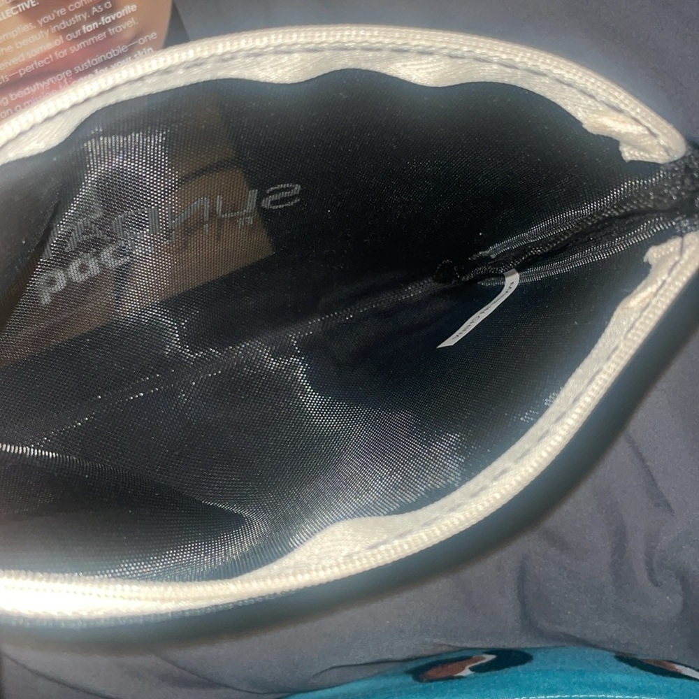 Sunday Riley makeup bag - Picture 4 of 6